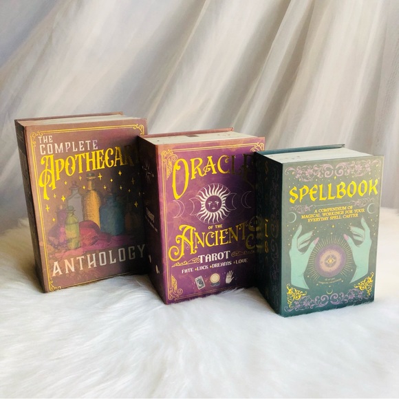 Halloween Decor Books 3 pk - Picture 15 of 16